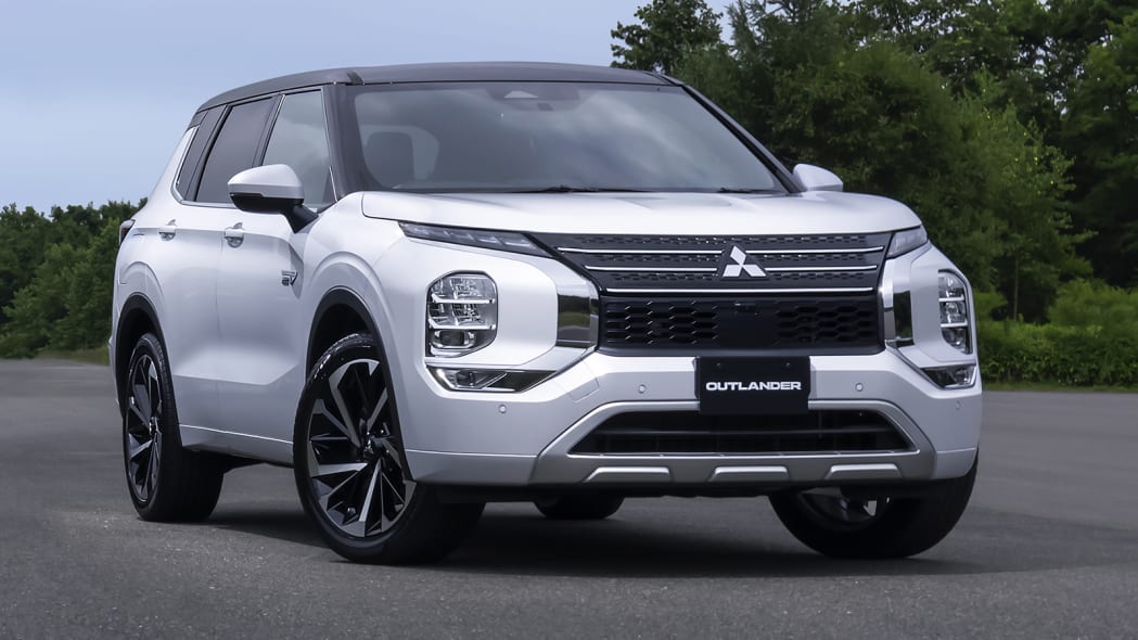 Mitsubishi Outlander PHEV โฉมใหม่ เตรียมเพิ่มขนาดแบตเตอรี่ให้ใหญ่